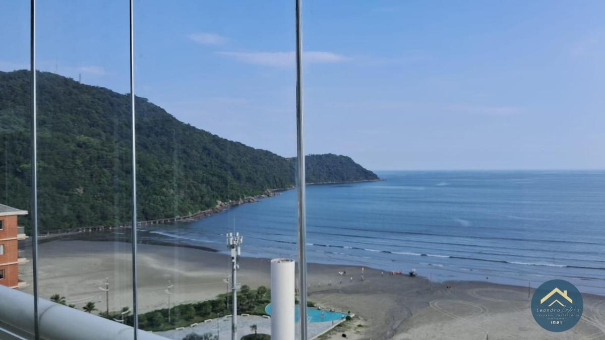 Maravilhoso apartamento com 4 dormitórios, 3 suítes, 1 master com hidro, no Canto do Forte, espetacular !!